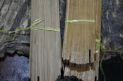 4. applying glue for vertical plywood