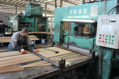 6. pressing bamboo plywood board