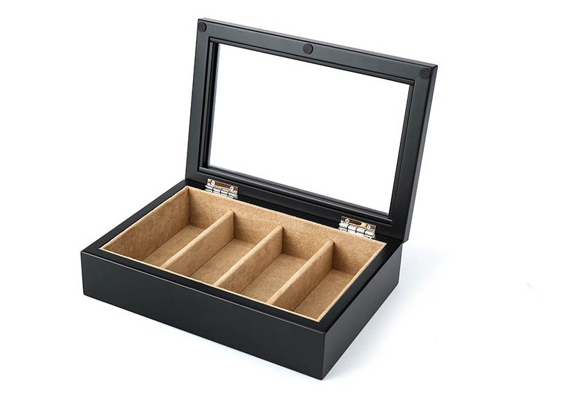 Lacquer wood display box with 4 compartments